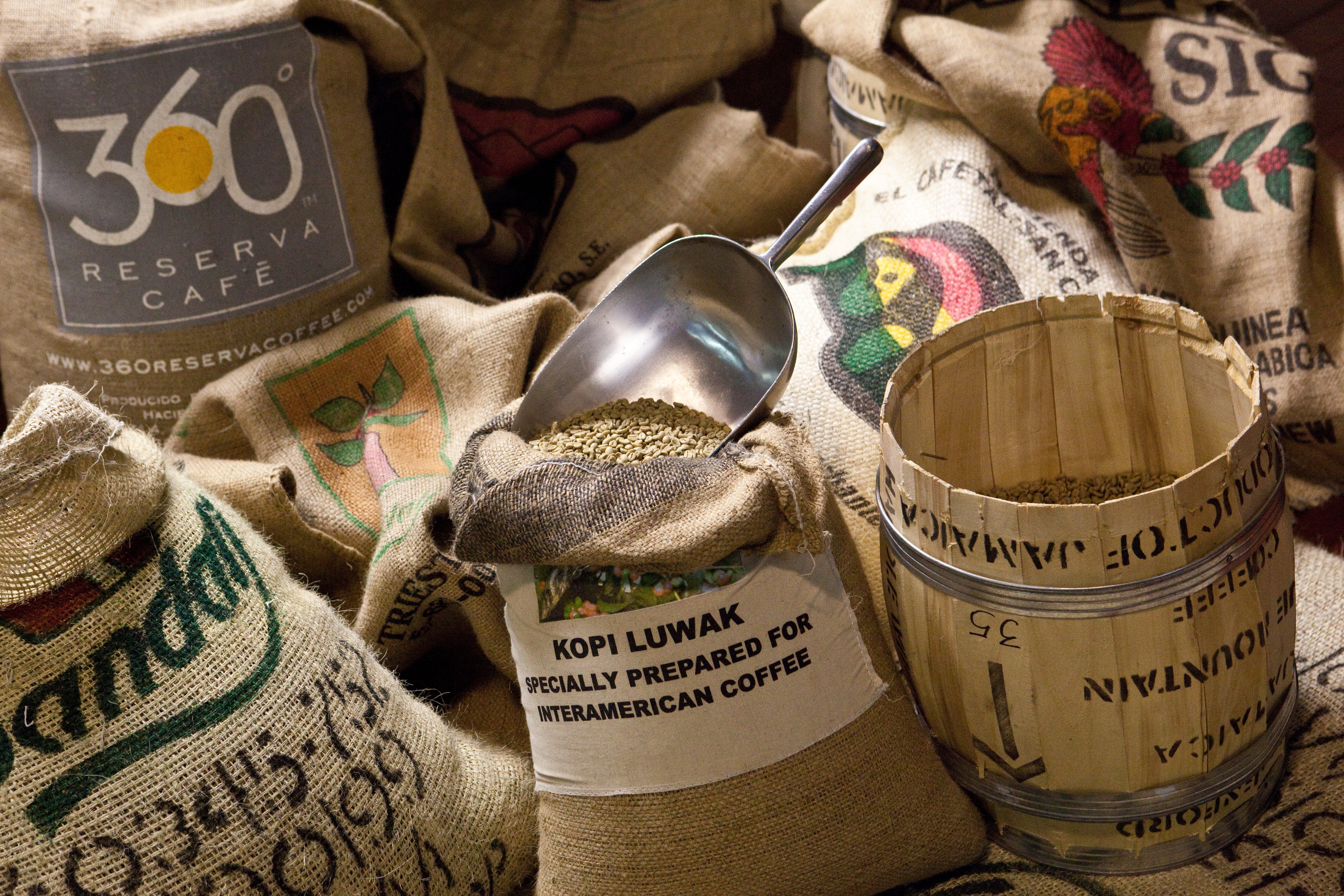 Sacchi di chicchi di caffè Caffé Milani